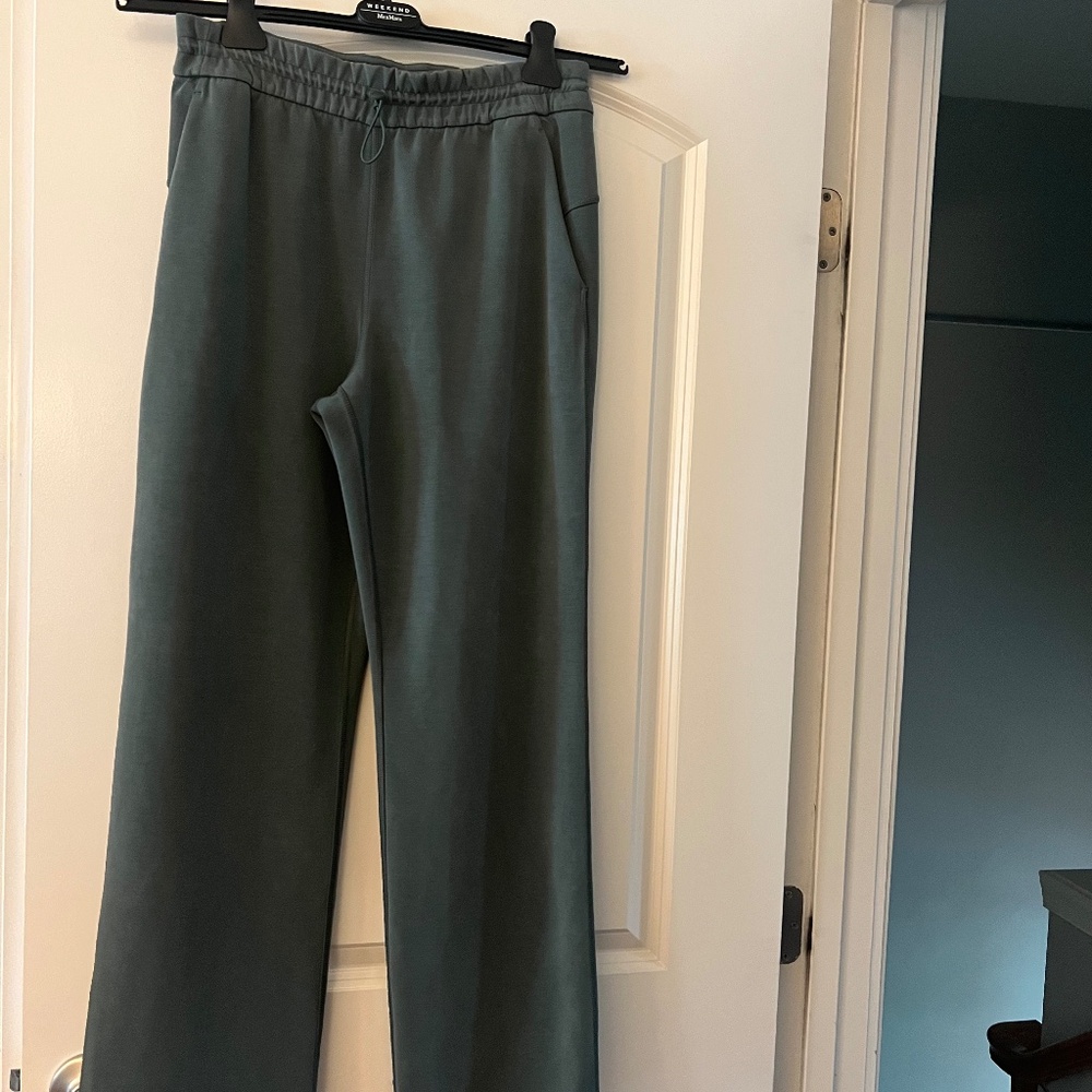 Lululemon Softstreme High-Rise Pant Regular size 8